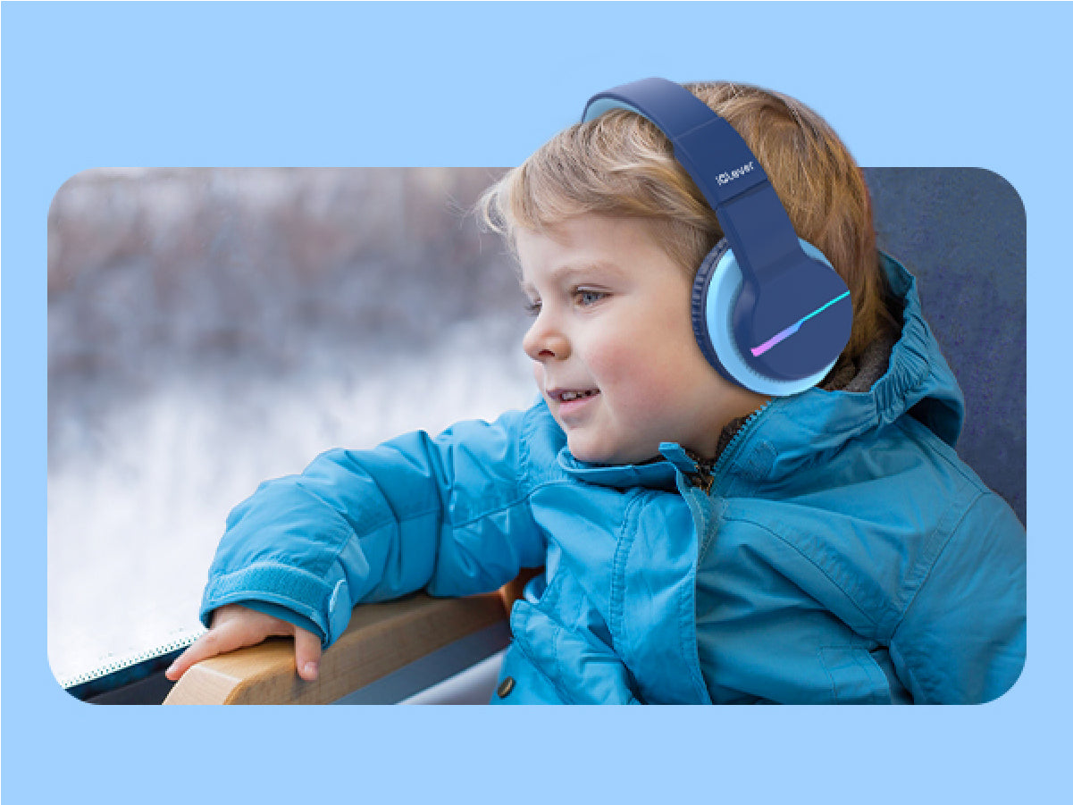 BTH12 kids' headphones designed for comfortable travel use.